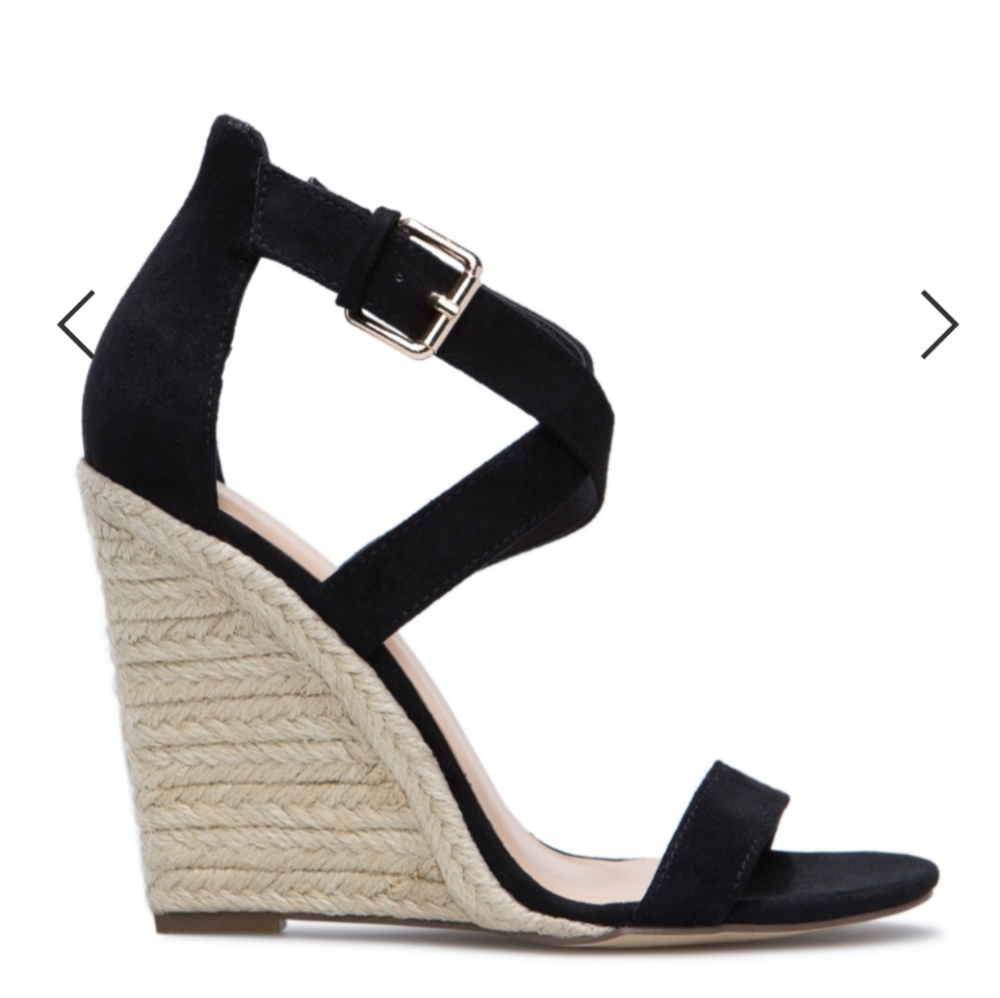 Never Worn Shoedazzle Genova Wedge Sandal